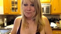 amateur blonde solo webcam