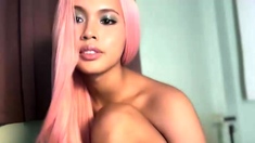 Young amateur teen in solo masturbation getting kinky