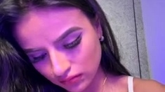 Love Chat Big Boobs Brunette Masturbating For Cam